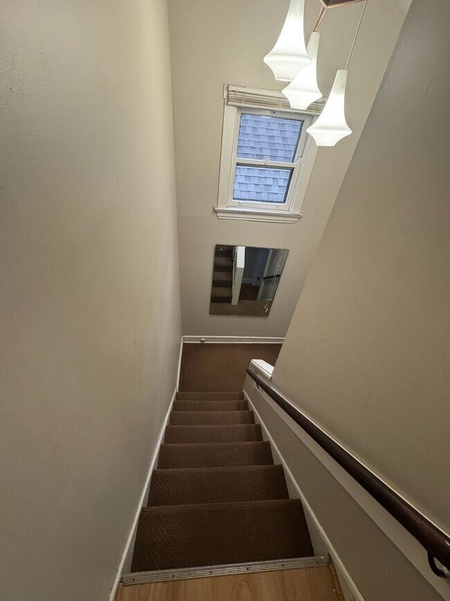 Building Photo - 2430 Fairview Ave