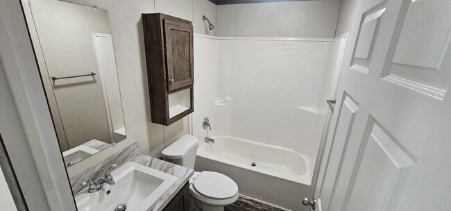 Building Photo - 165 Birch Ct