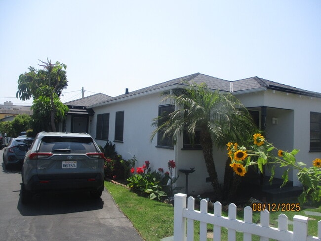 Building Photo - 1040 Ocean Park Blvd