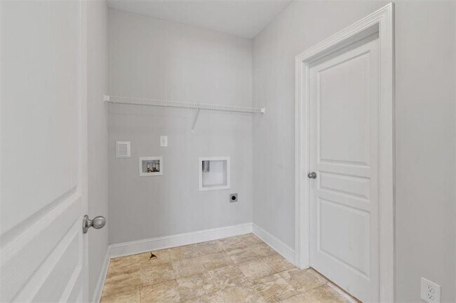 Building Photo - 204 Cardinal ln