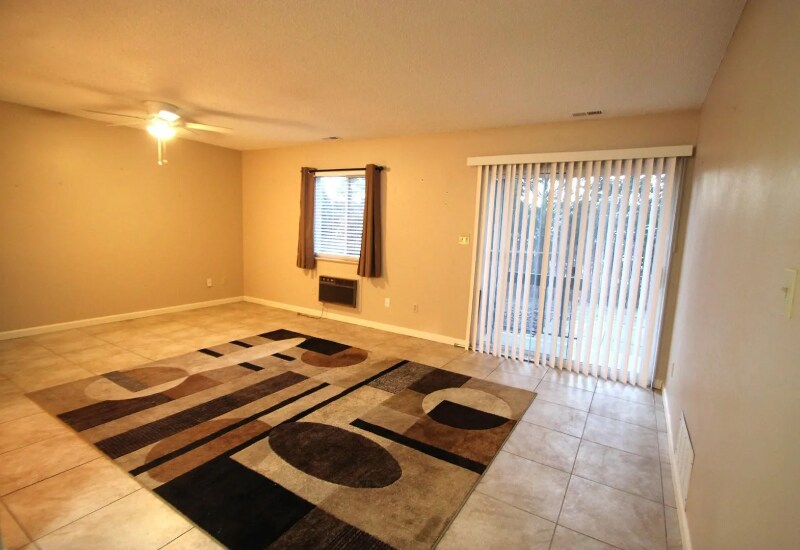 Building Photo - 1708 Sawyer Way