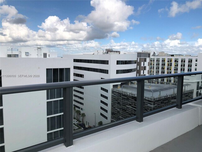 Building Photo - 2960 NE 207th St