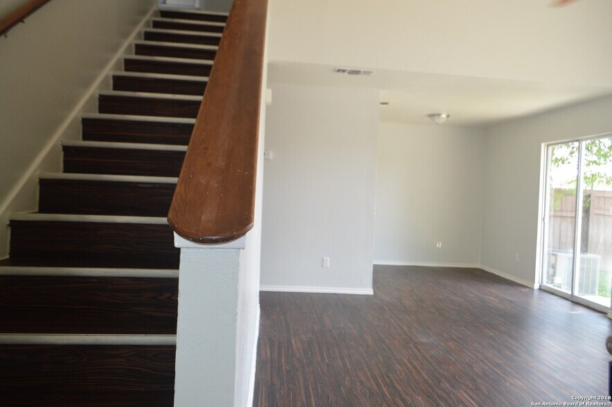 Building Photo - 7536 Oak Chase