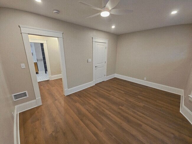 Building Photo - 9715 Clifton Blvd