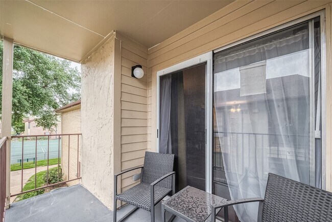 Building Photo - 2120 El Paseo St
