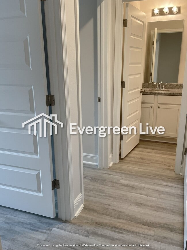 Building Photo - 9885 McLuvin Rd