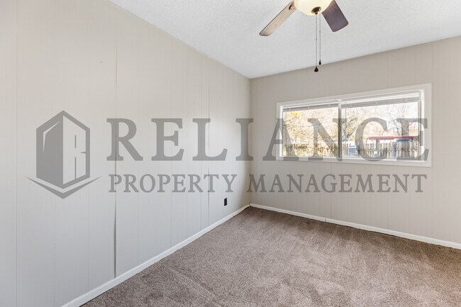 Building Photo - 1823 S Hiram St