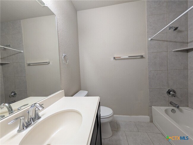 Building Photo - 1209 FM306