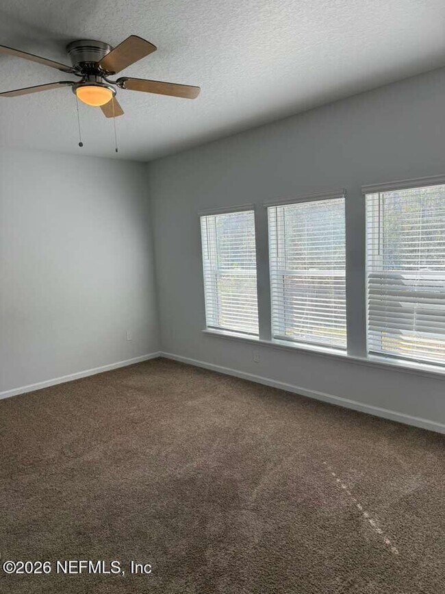 Building Photo - 230 Wineberry Ln