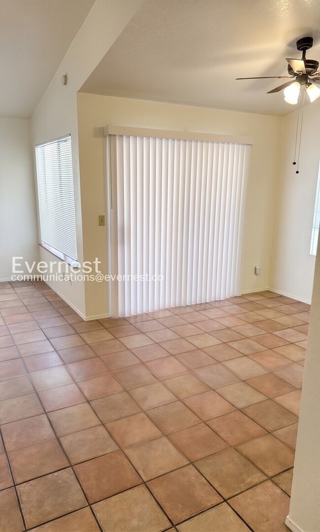 Building Photo - 2 Bed/2 Bath Home with Fenced Yard & Garage / Pet-Friendly / Vouchers Accepted / Available Soon!