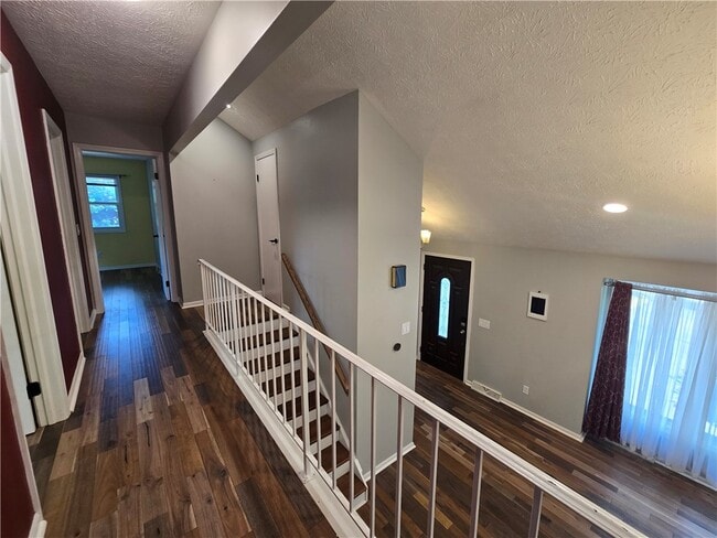 Building Photo - 9 Hepatica Ln