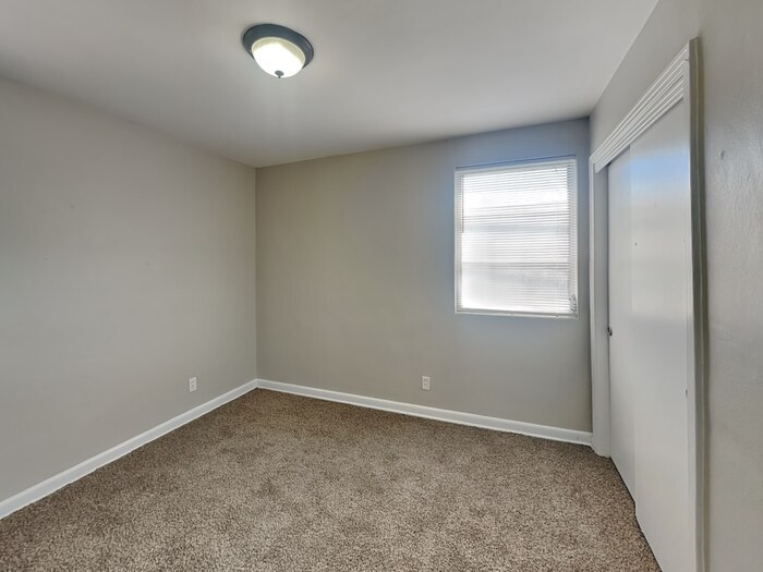 Building Photo - 5835 Norde Dr W
