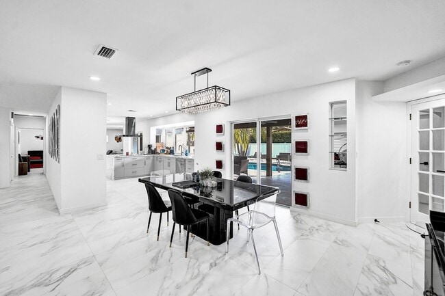 Building Photo - 3681 N 54th Ave