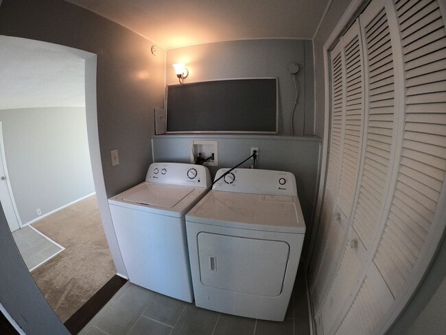Building Photo - 4 Bed 2 Bath Farmington Hills home for lease