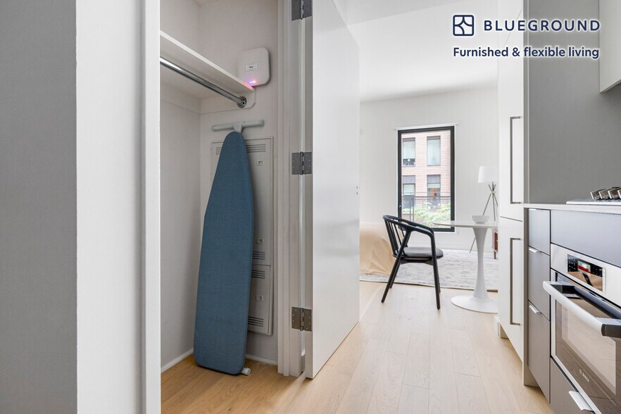 Building Photo - 244 W 29th St