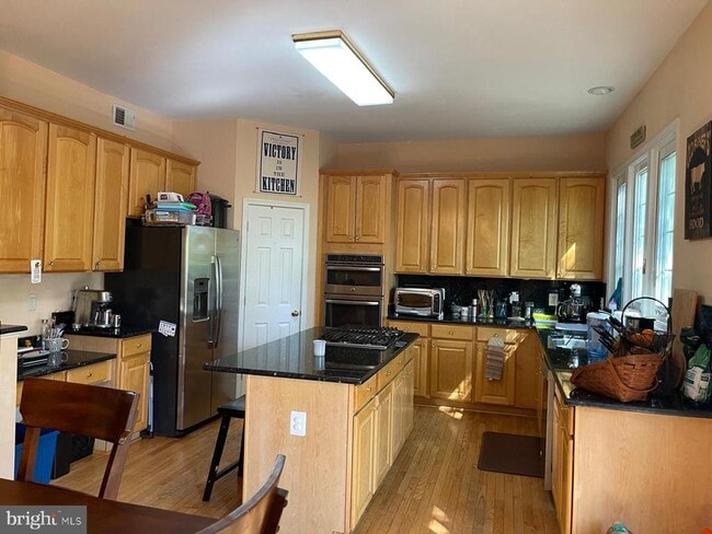 Building Photo - 4129 Trowbridge St