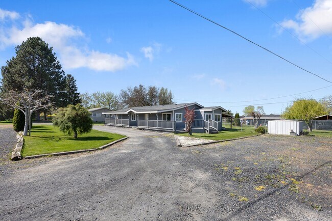 Building Photo - 614 S Andes Rd