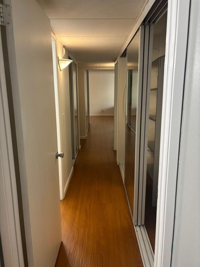 Building Photo - Spacious Upgraded Condo in The Keys – Walnut Creek