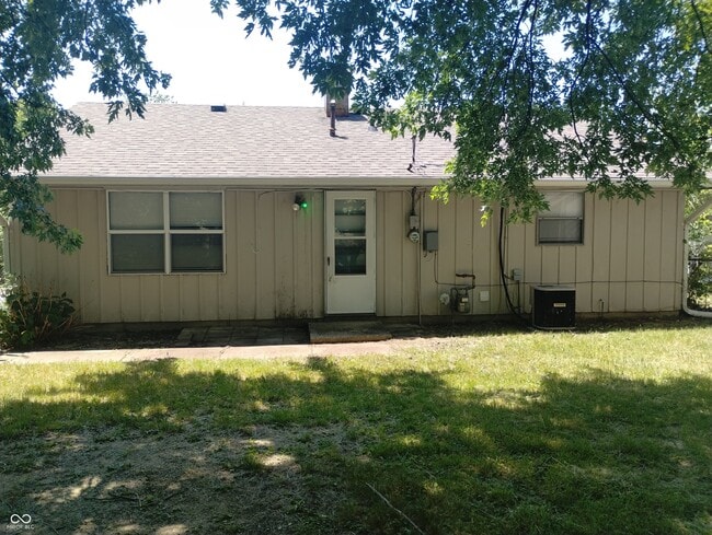 Building Photo - 2835 N Boehning St