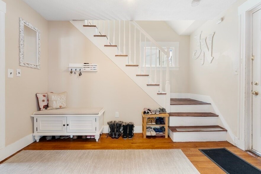 Building Photo - 180 Jerome St