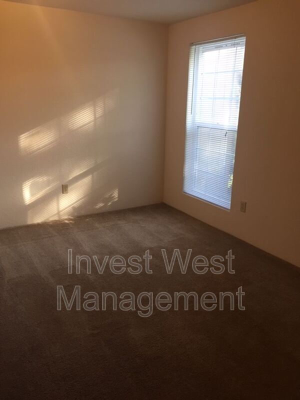 Building Photo - 1833 Kingsley Rd
