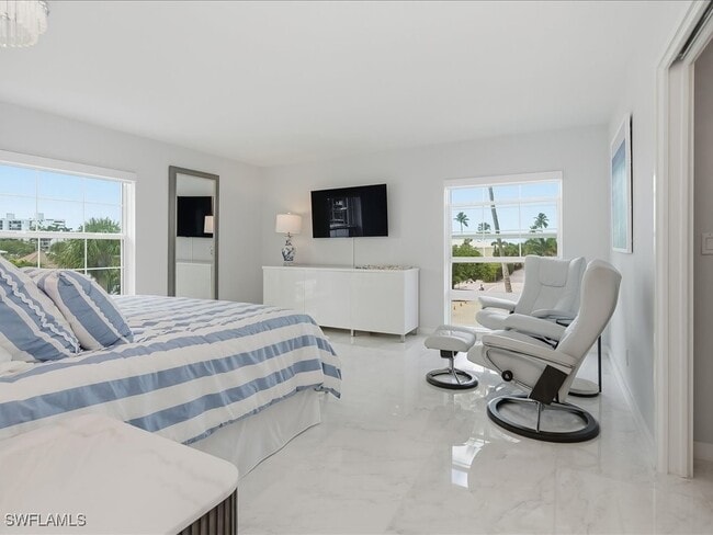 Building Photo - 2750 Gulf Shore Blvd N