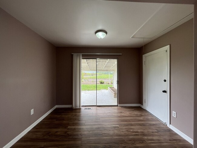 Building Photo - Comfortable Country Retreat on Verboort Road with .22-Acre Lot with Garage and Covered Parking