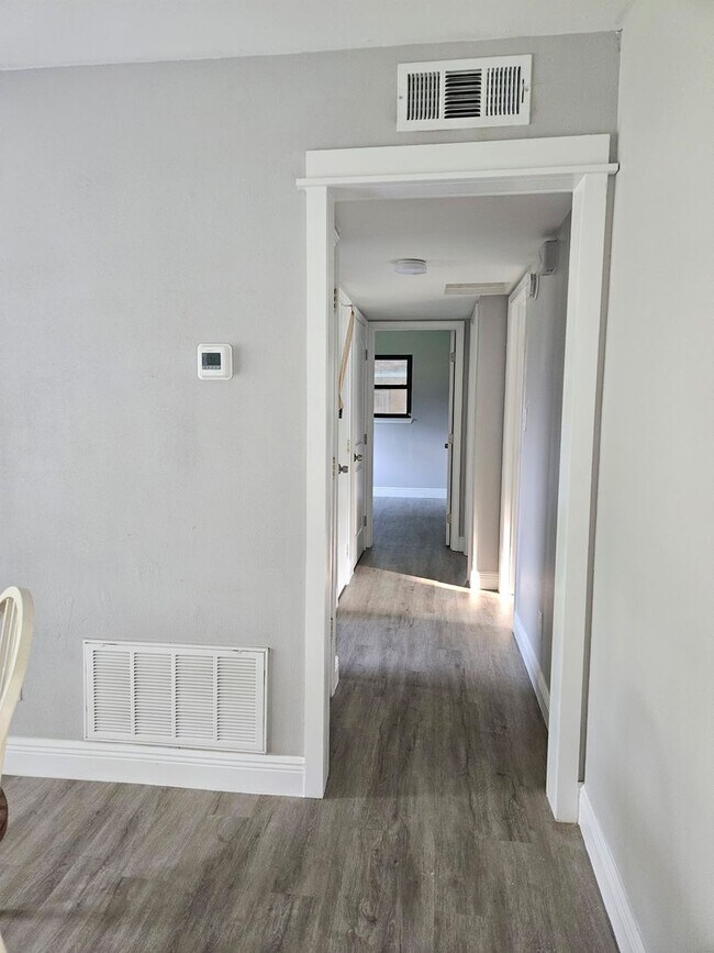 Building Photo - Lots of updates!
