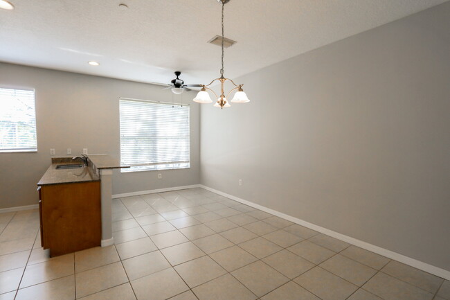 Building Photo - Spacious 3-Bedroom Townhouse with 3.5 Bath...