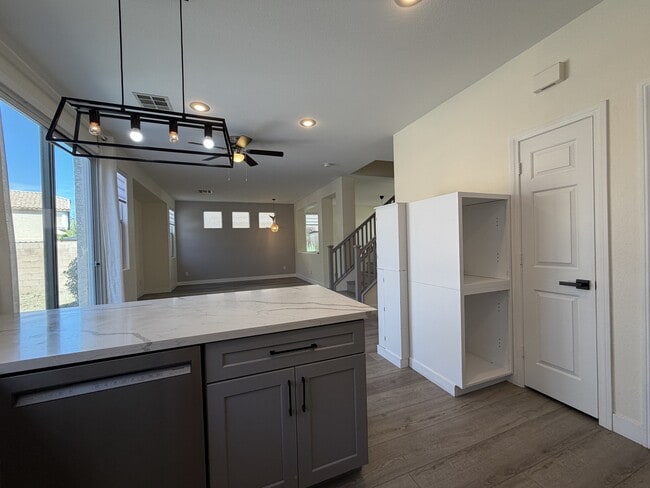 Building Photo - 10756 Turquoise Valley Dr