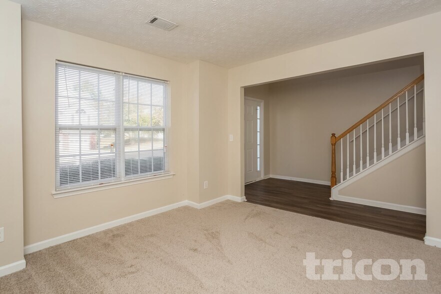 Building Photo - 120 Dairyland Dr