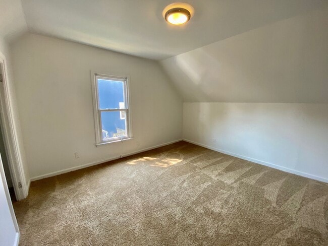 Building Photo - Four Bedroom, Two Full Bathroom - Steps to EMU's Campus