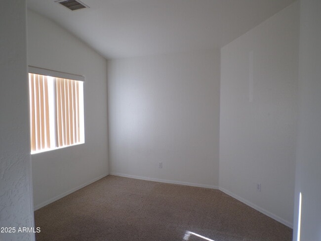 Building Photo - 5036 E Catalina Ct