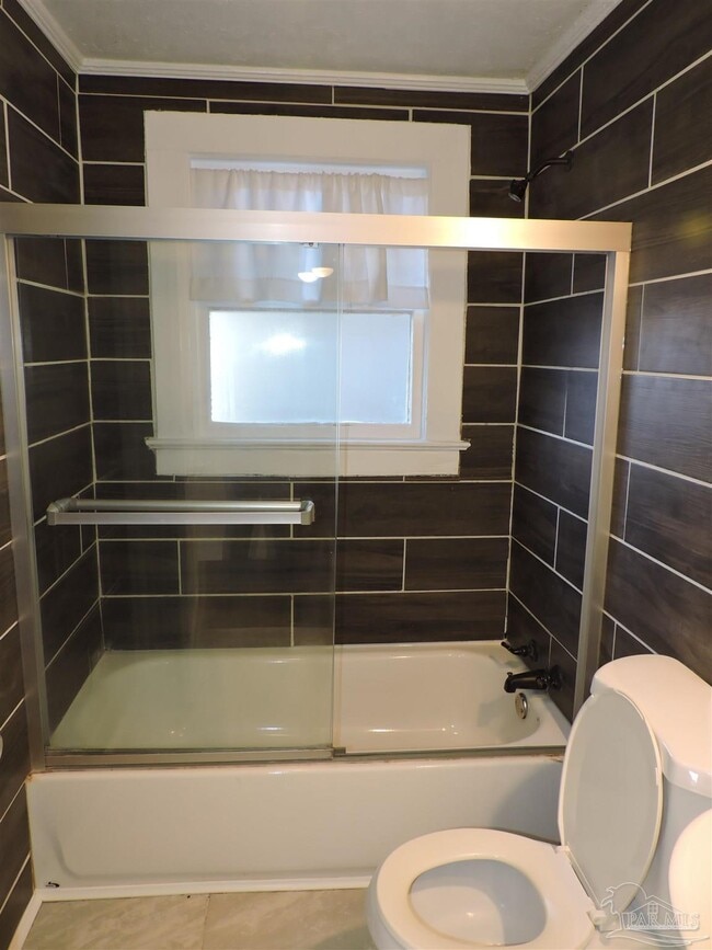 Building Photo - 916 E Hatton St