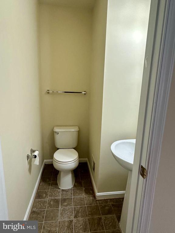 Building Photo - 2242 Blue Spruce Dr