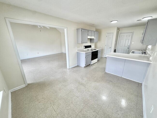 Building Photo - 1468 S Goodlett Grove Cove