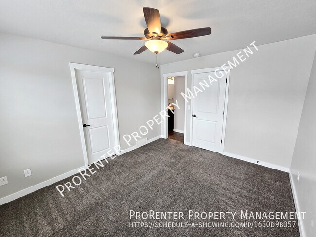 Building Photo - 2516 W Knights Ln