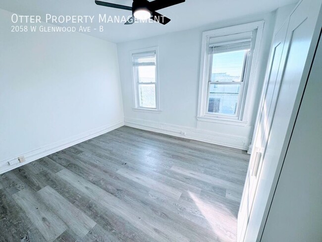 Primary Photo - 2058 W Glenwood Ave