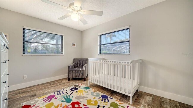 Building Photo - 2291 Pine View Cir
