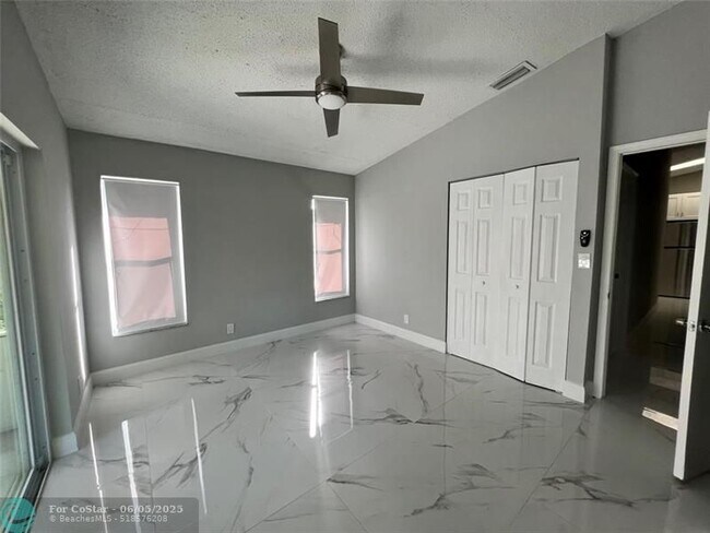 Building Photo - 4371 NW 80th Ave