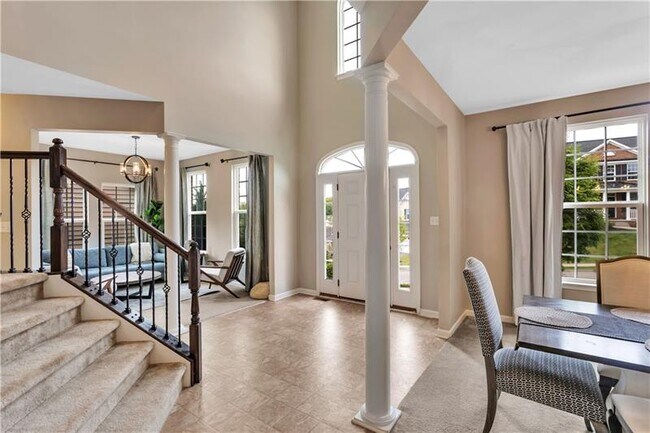 Building Photo - 207 Eddie Lewis Dr