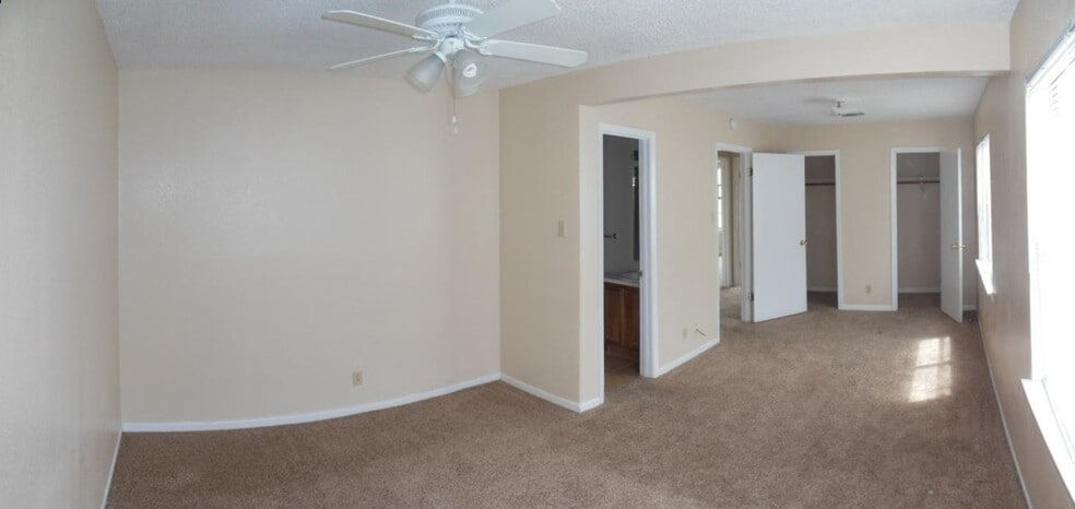 Building Photo - 1701 Cedarview Cir