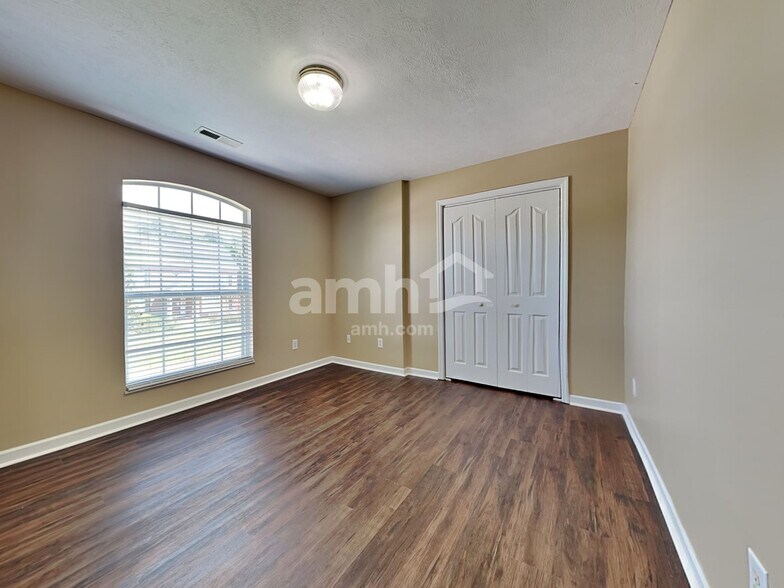 Building Photo - 6937 Cherry Grove Rd