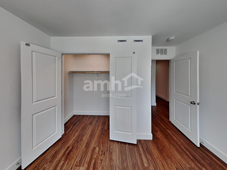Building Photo - 9127 Liberty Cap Ct