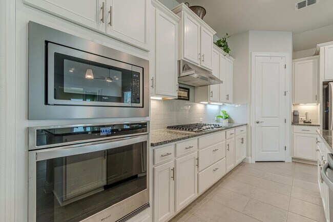 Building Photo - 144 Trotting Bear Ln