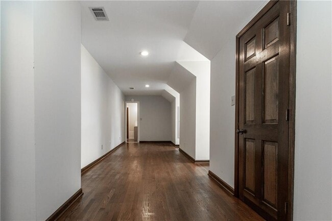 Building Photo - 1365 Timberland Dr