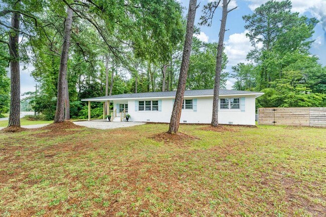 Building Photo - 6200 Greenville Sound Rd