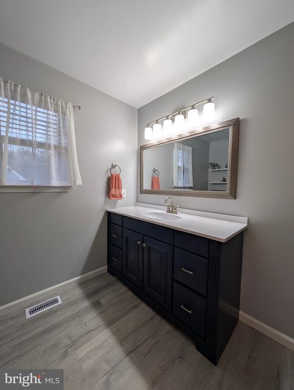 Building Photo - 609 Hartland Ct