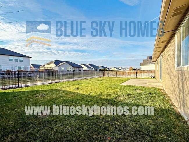 Building Photo - 2503 N Blue Blossom Way