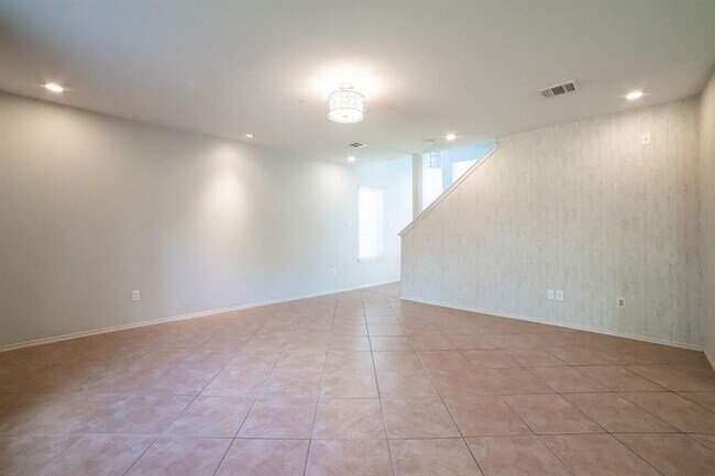 Building Photo - 504 Fort Thomas Pl